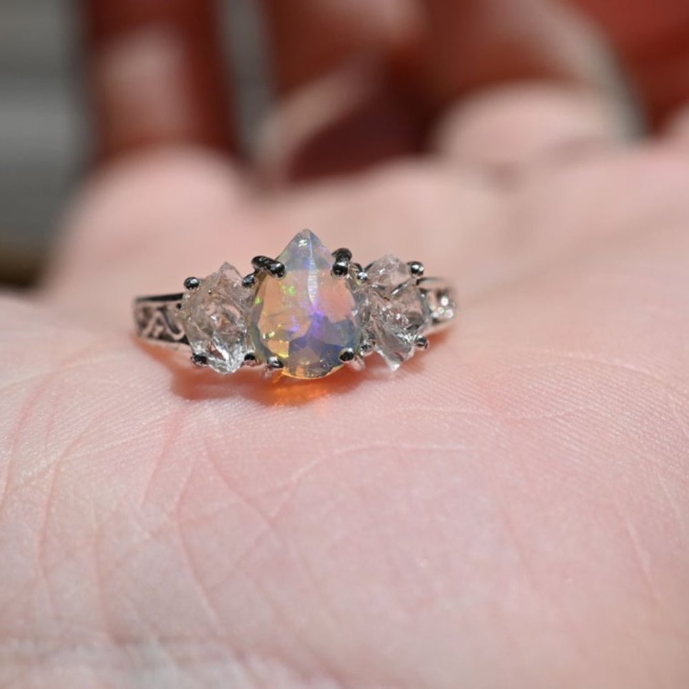 Opal raw crystal sterling silver engagement ring - Picture 4 of 6